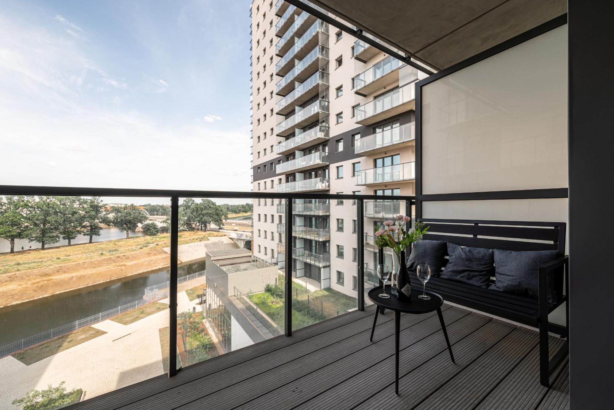 - Balcony, Fitness - By Rentujemy Apartment