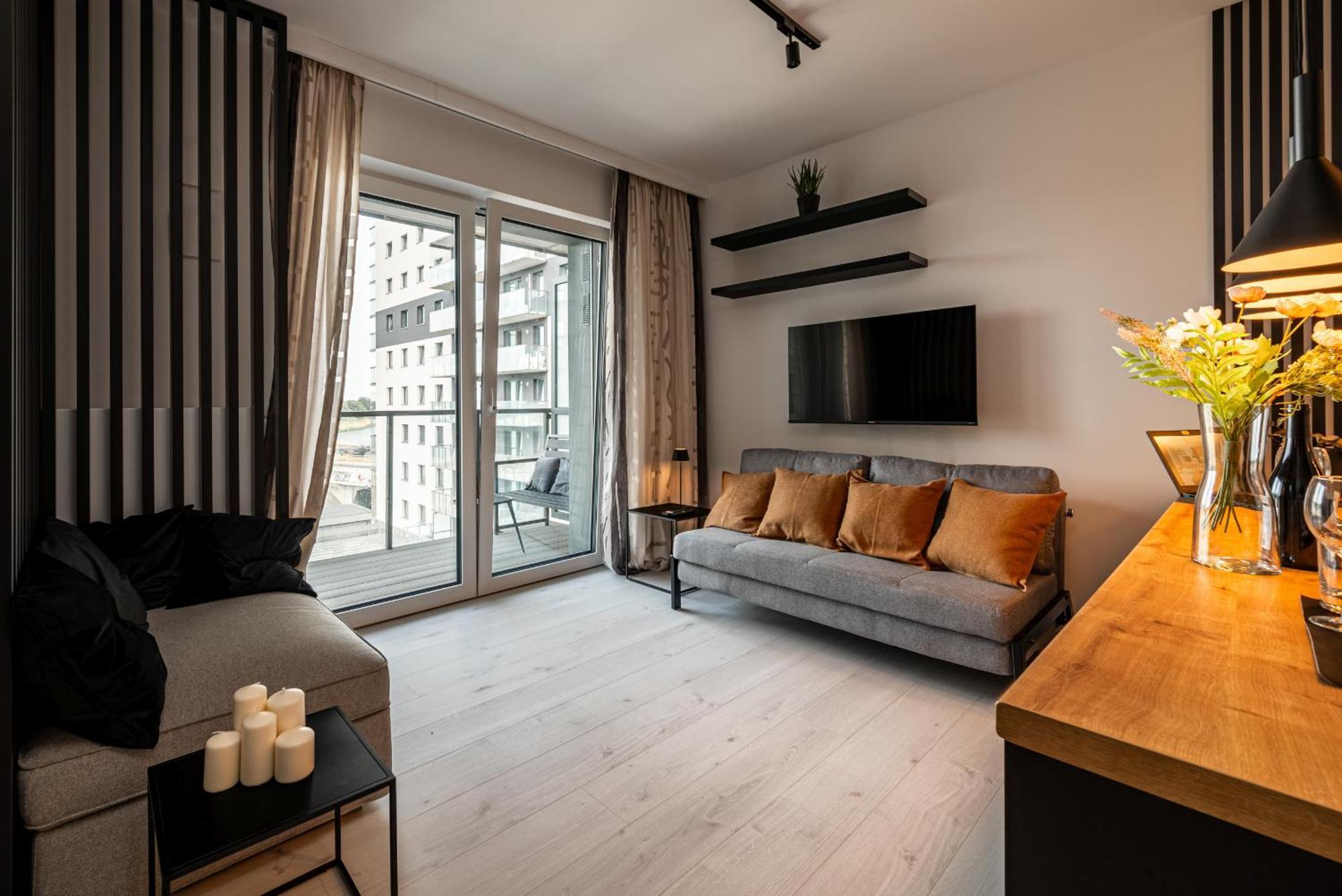 - Balcony, Fitness - By Rentujemy Apartment
