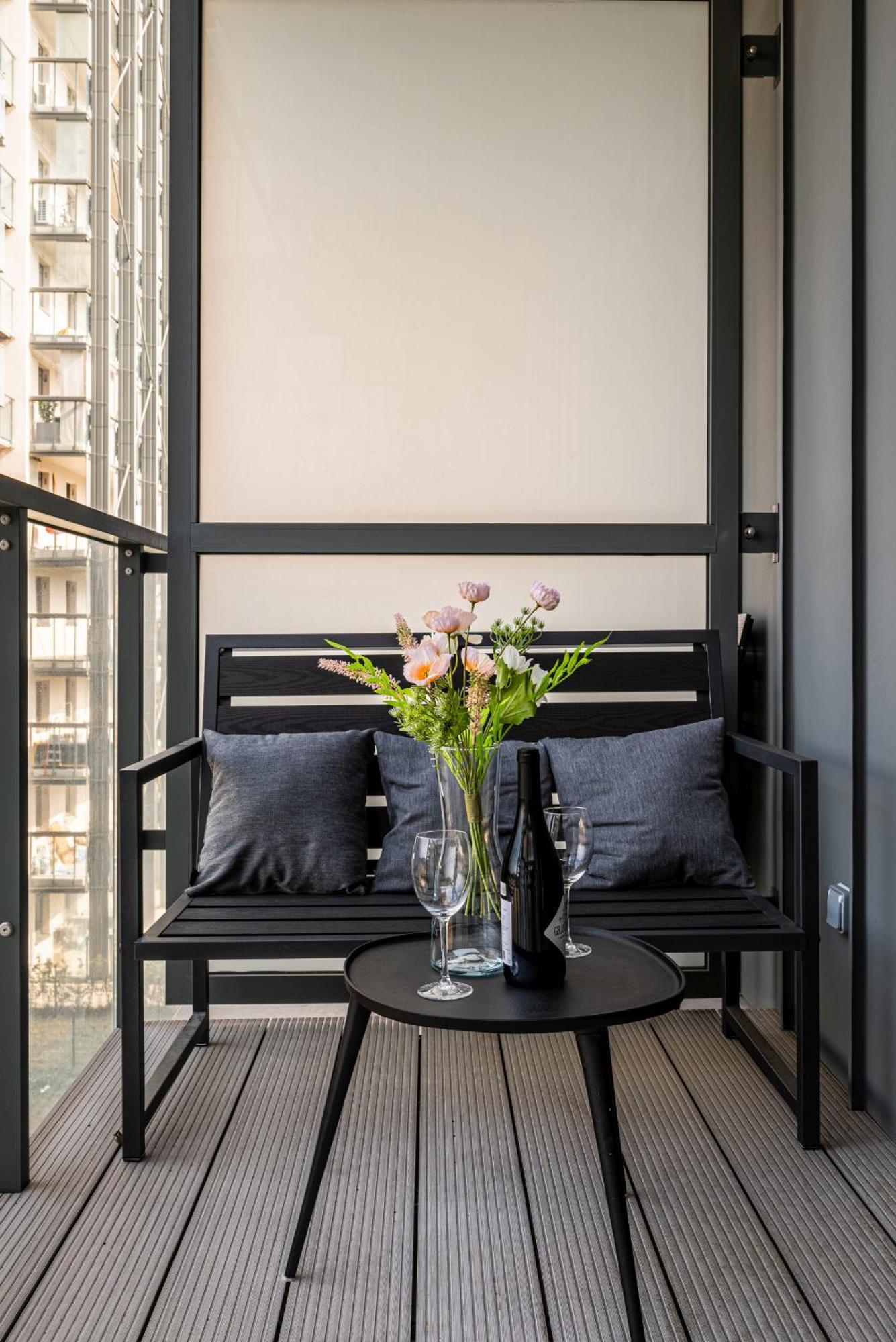 - Balcony, Fitness - By Rentujemy Apartment Wroclaw